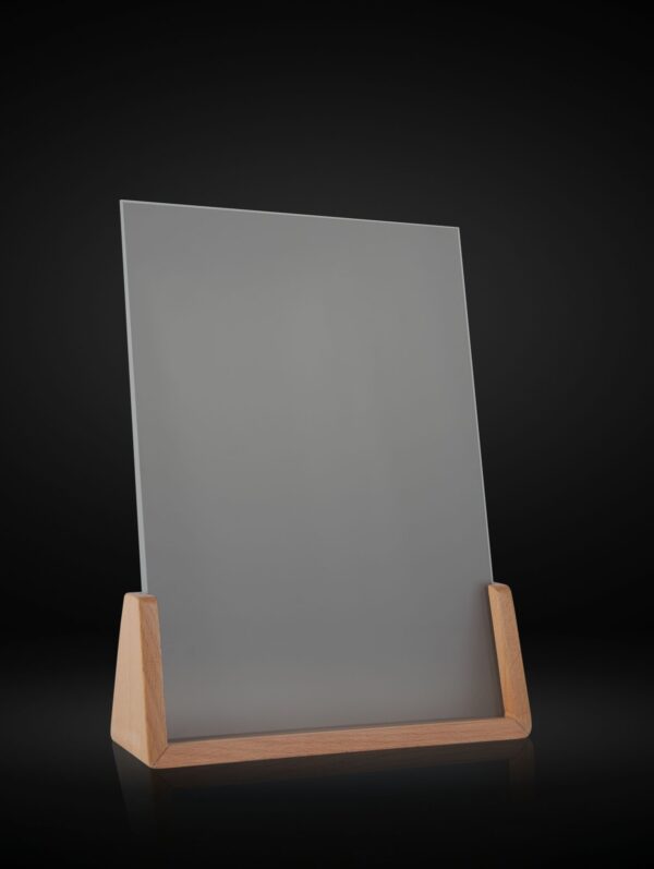 30018.jpg Trofeo de cristal mate con base vertical