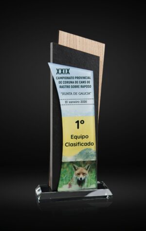 Trofeo de madera, pizarra y cristal