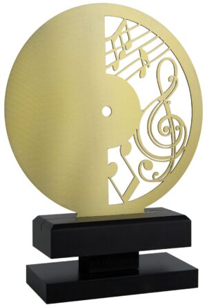 Trofeo de metal disco con letras de música