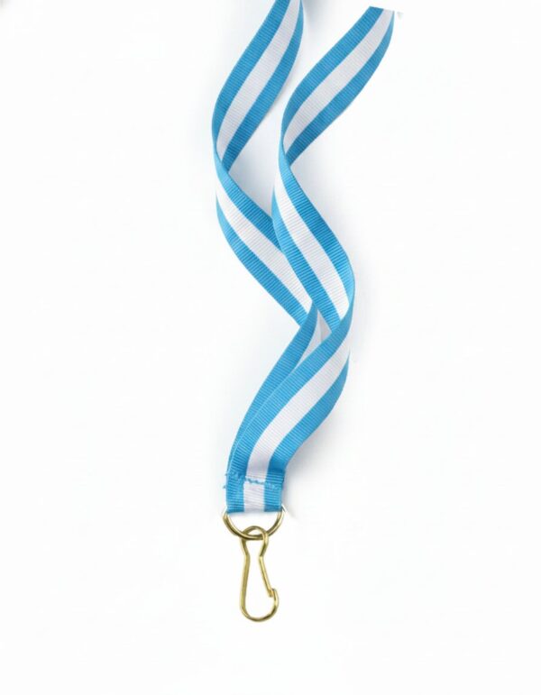 53015.jpg Cinta para medallas blanca, azul celeste y blanca con gancho